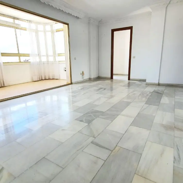 Venta de apartamento en planta media en Fuengirola