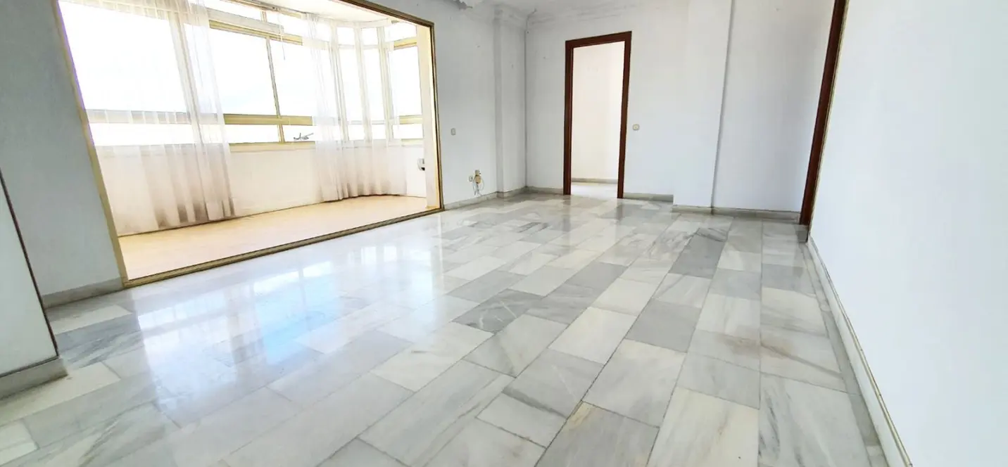 Venta de apartamento en planta media en Fuengirola 4