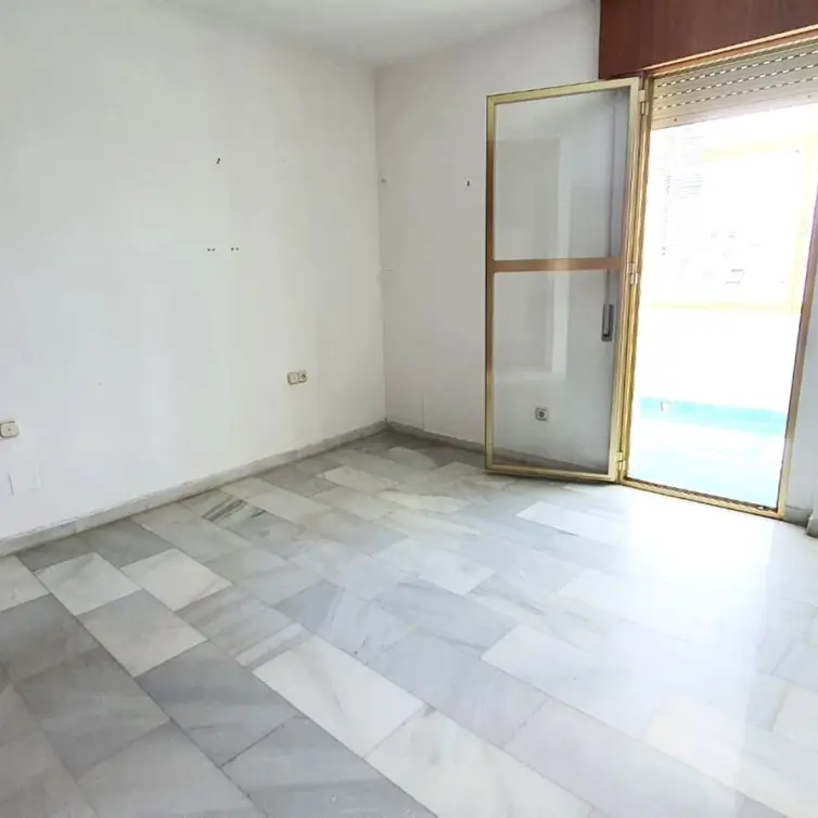 Venta de apartamento en planta media en Fuengirola