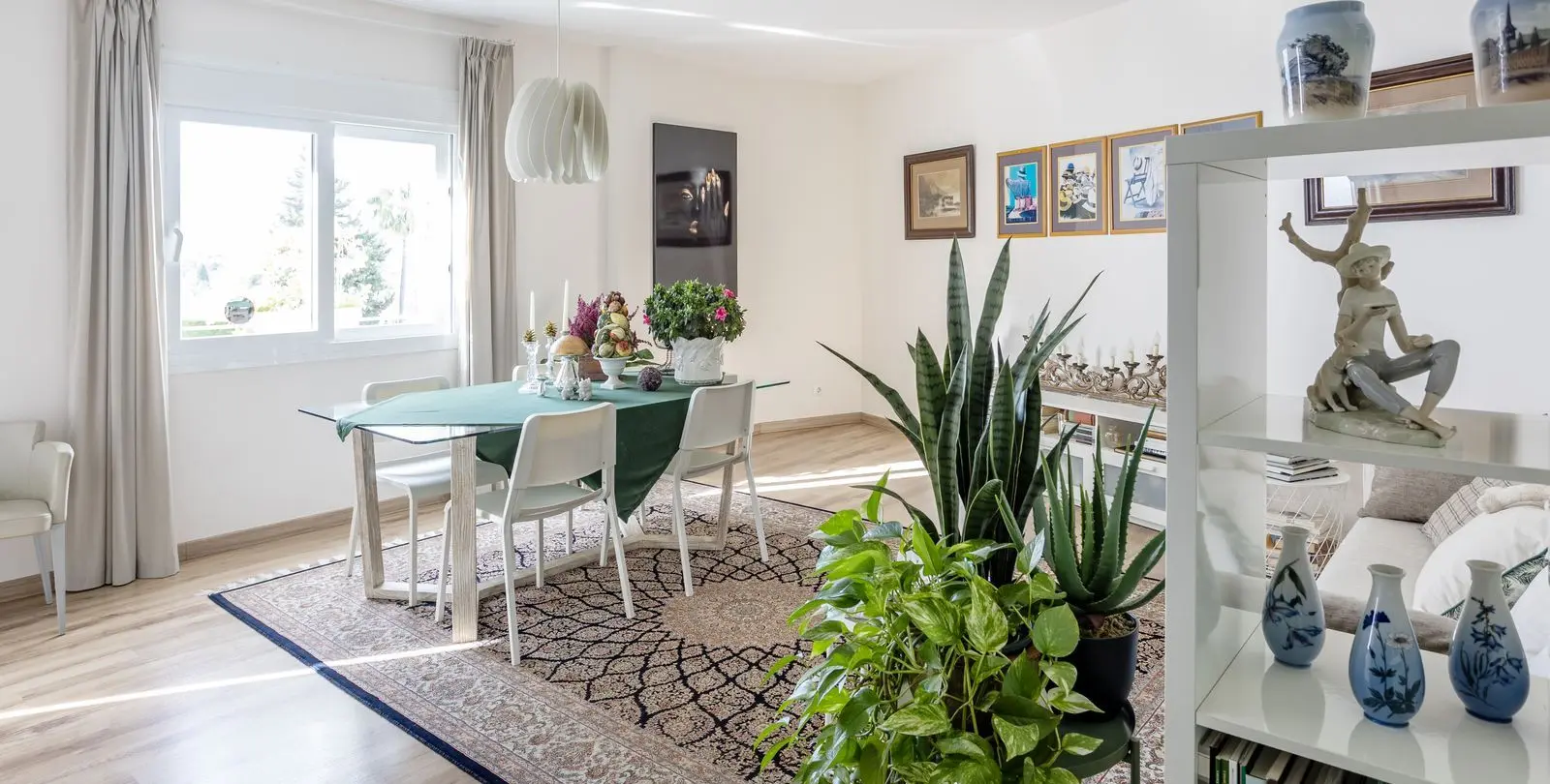 Sale of middle floor apartment in Nueva Andalucía 2
