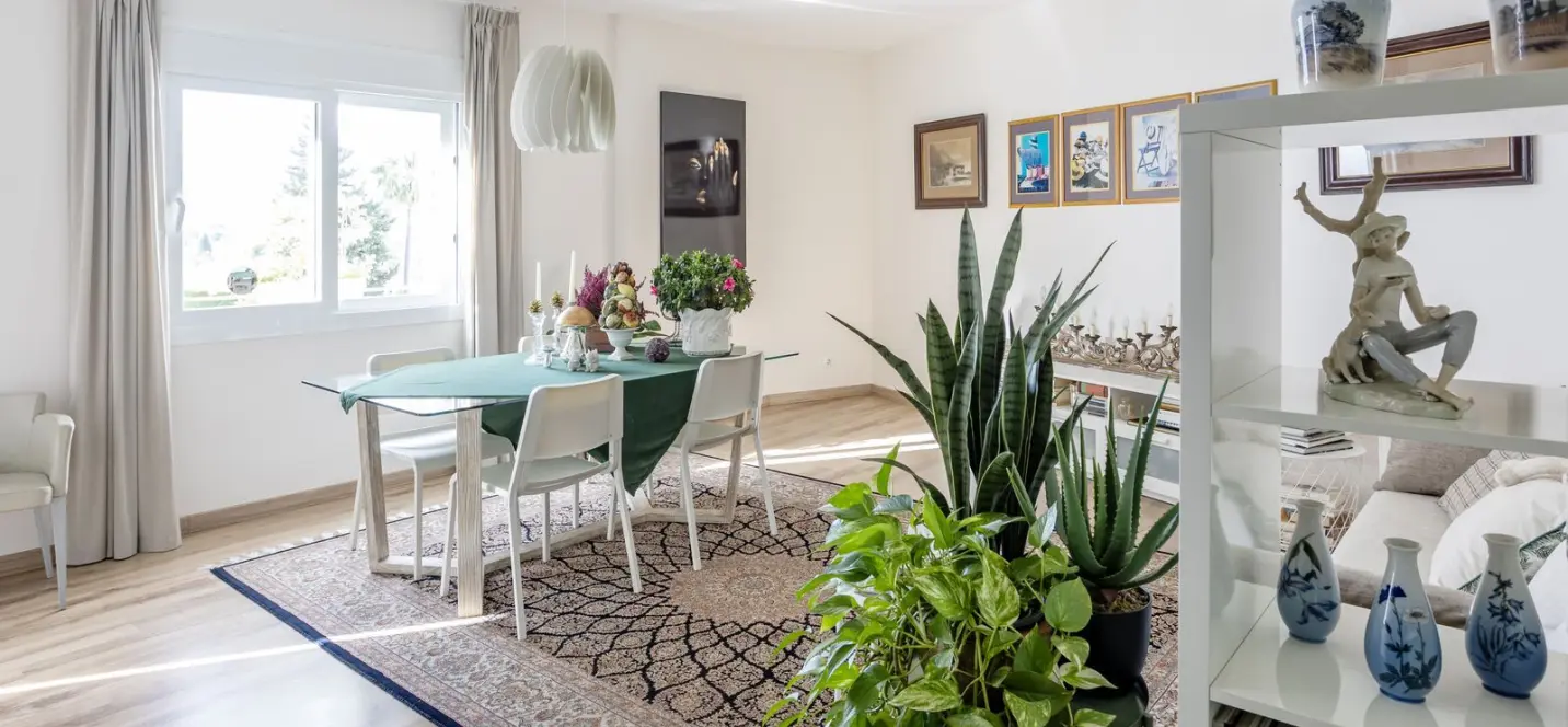 Venta de apartamento en planta media en Nueva Andalucía 1