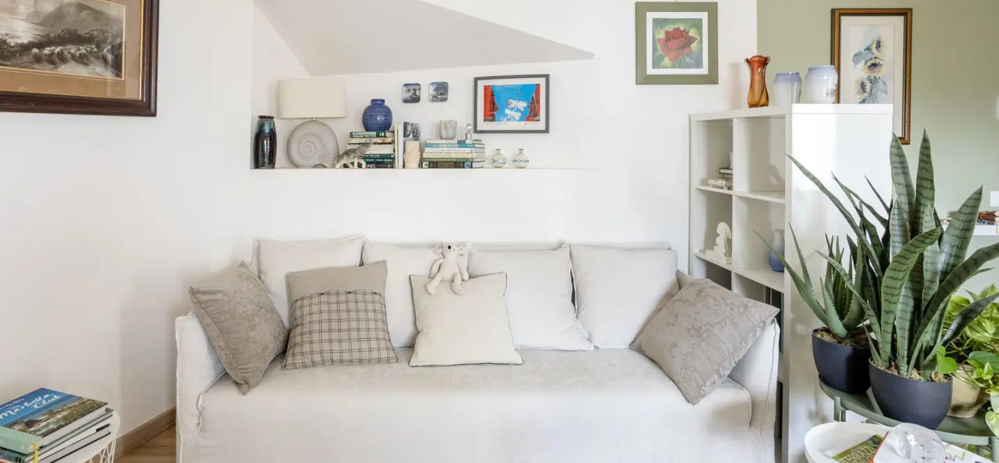 Venta de apartamento en planta media en Nueva Andalucía 2