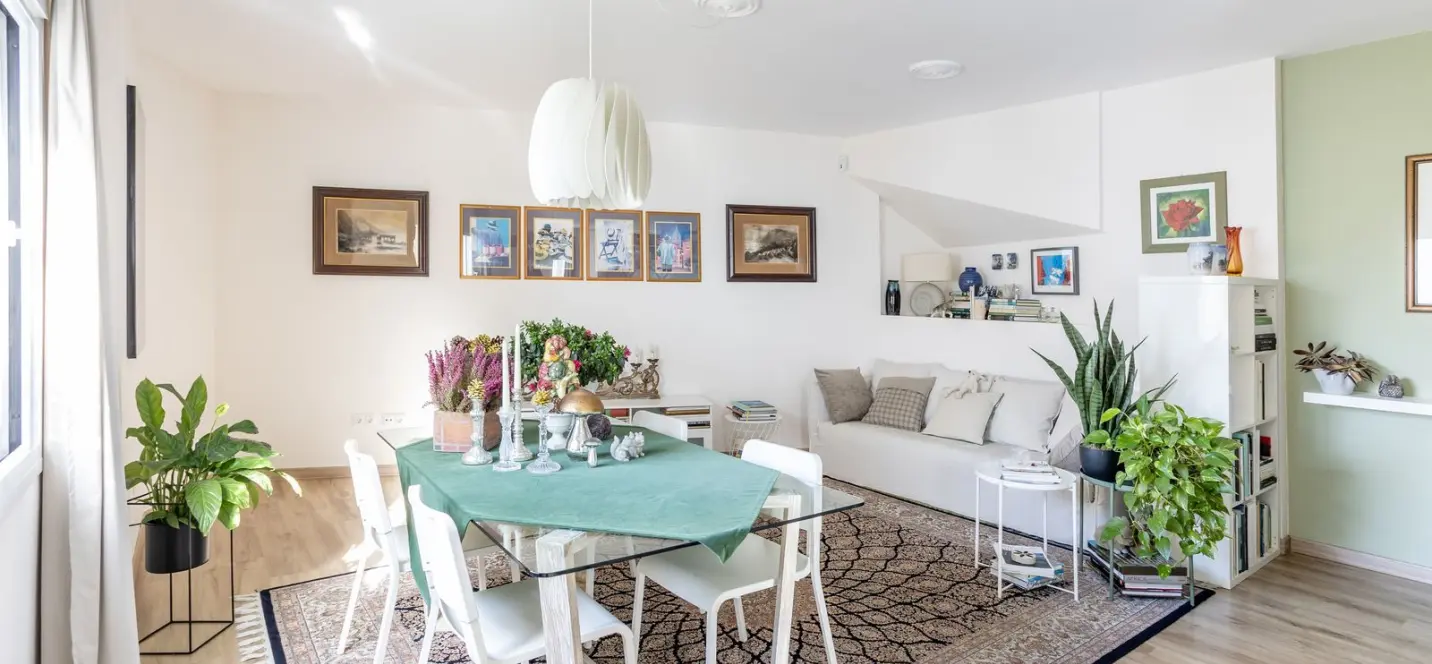 Venta de apartamento en planta media en Nueva Andalucía 3