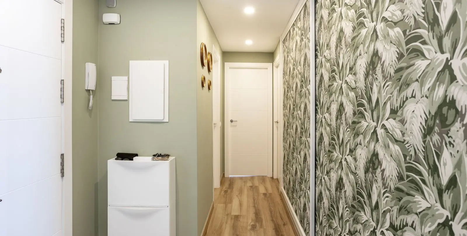 Sale of middle floor apartment in Nueva Andalucía 11