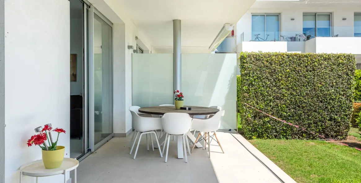 Sale of ground floor apartment in Bel Air 11