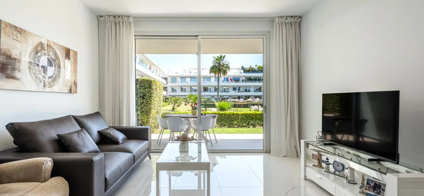 Sale of ground floor apartment in Bel Air 1