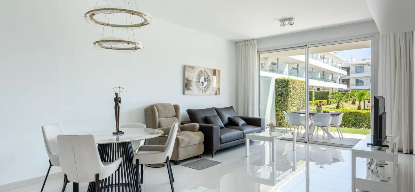 Sale of ground floor apartment in Bel Air 2