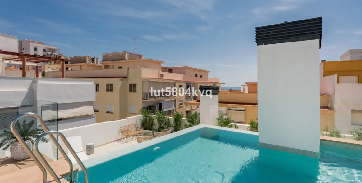 Продажа апартаментов на среднем этаже в Estepona 1