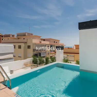 Продажа апартаментов на среднем этаже в Estepona
