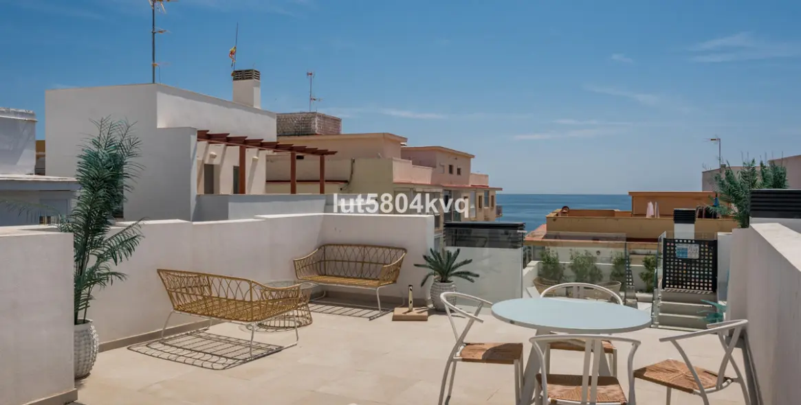 Продажа апартаментов на среднем этаже в Estepona 2