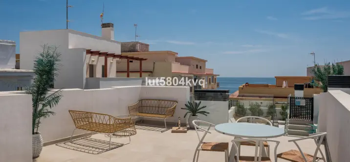 Продажа апартаментов на среднем этаже в Estepona 1