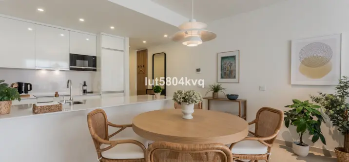 Продажа апартаментов на среднем этаже в Estepona 4