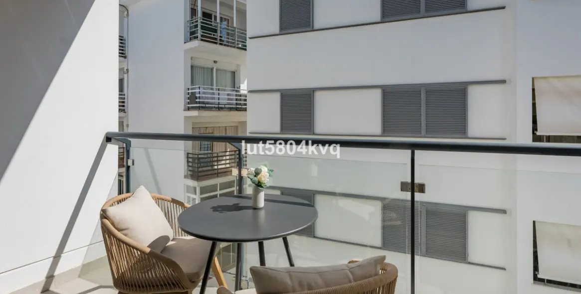 Продажа апартаментов на среднем этаже в Estepona 7