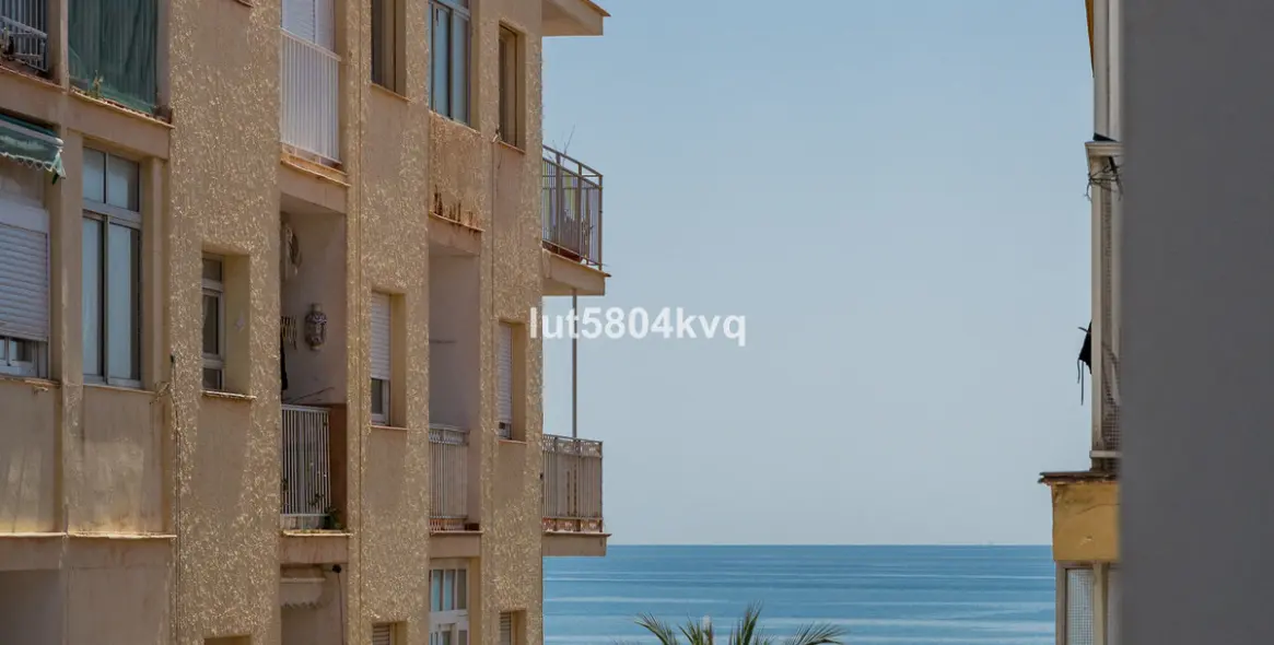 Продажа апартаментов на среднем этаже в Estepona 42