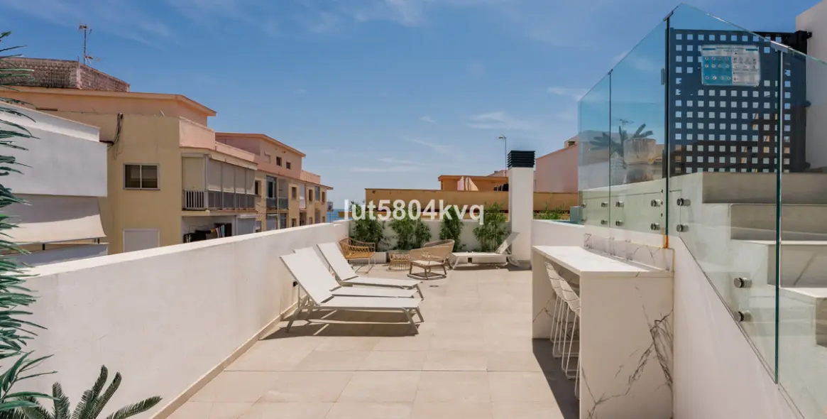 Продажа апартаментов на среднем этаже в Estepona 43