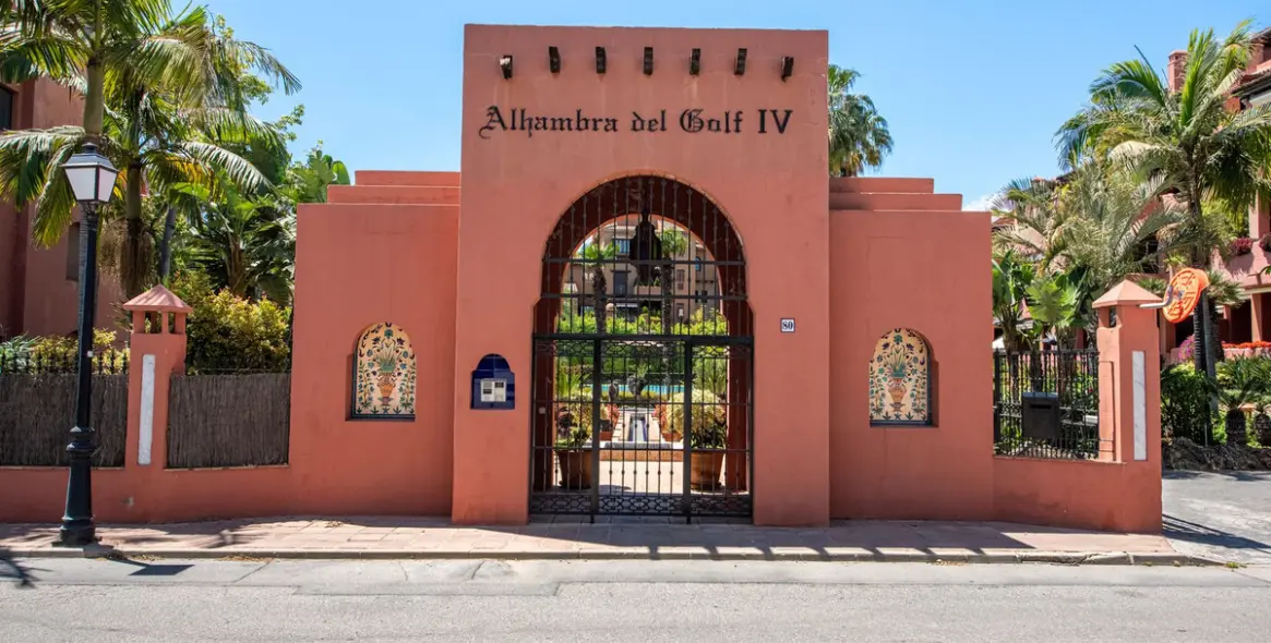Sale of ground floor apartment in Guadalmina Baja 2
