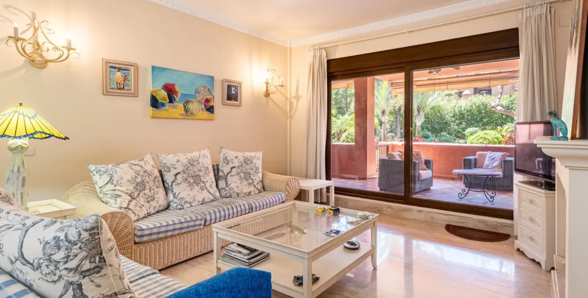 Sale of ground floor apartment in Guadalmina Baja 4