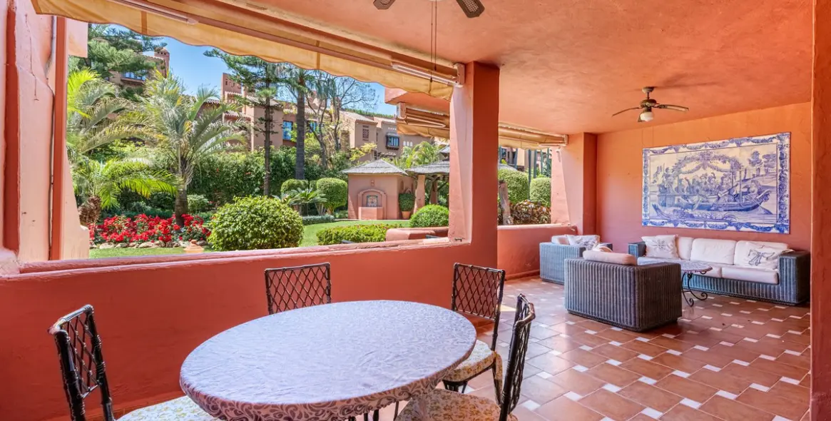 Sale of ground floor apartment in Guadalmina Baja 10