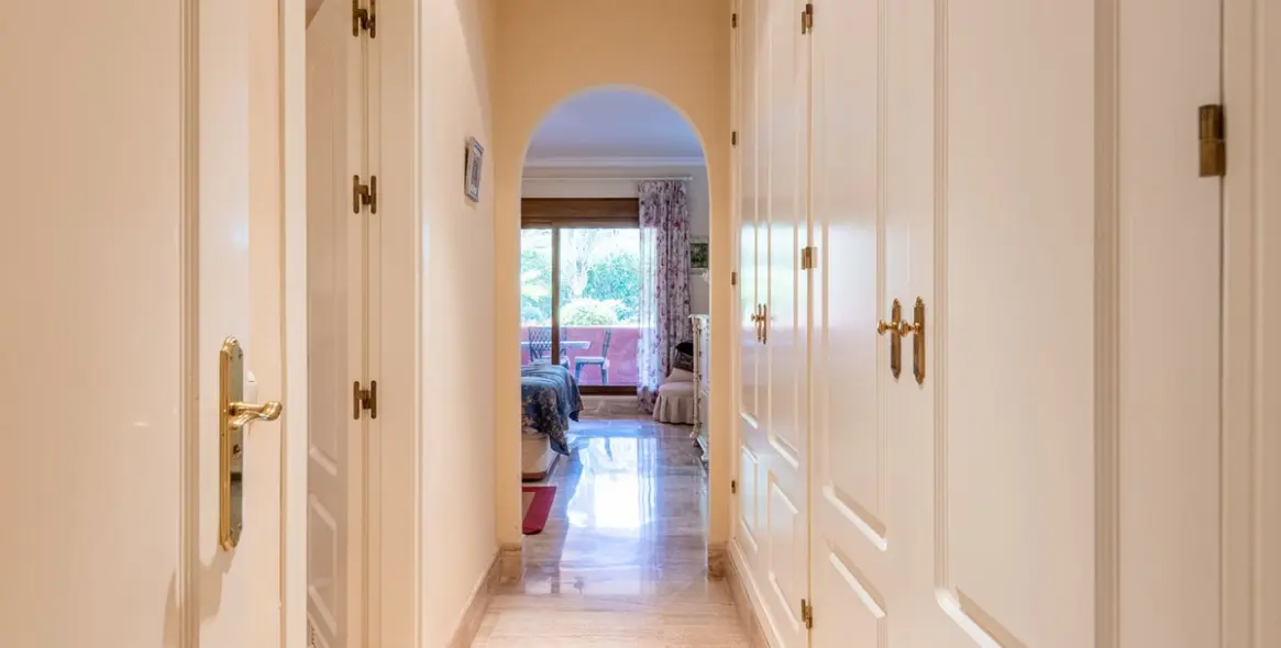 Sale of ground floor apartment in Guadalmina Baja 13