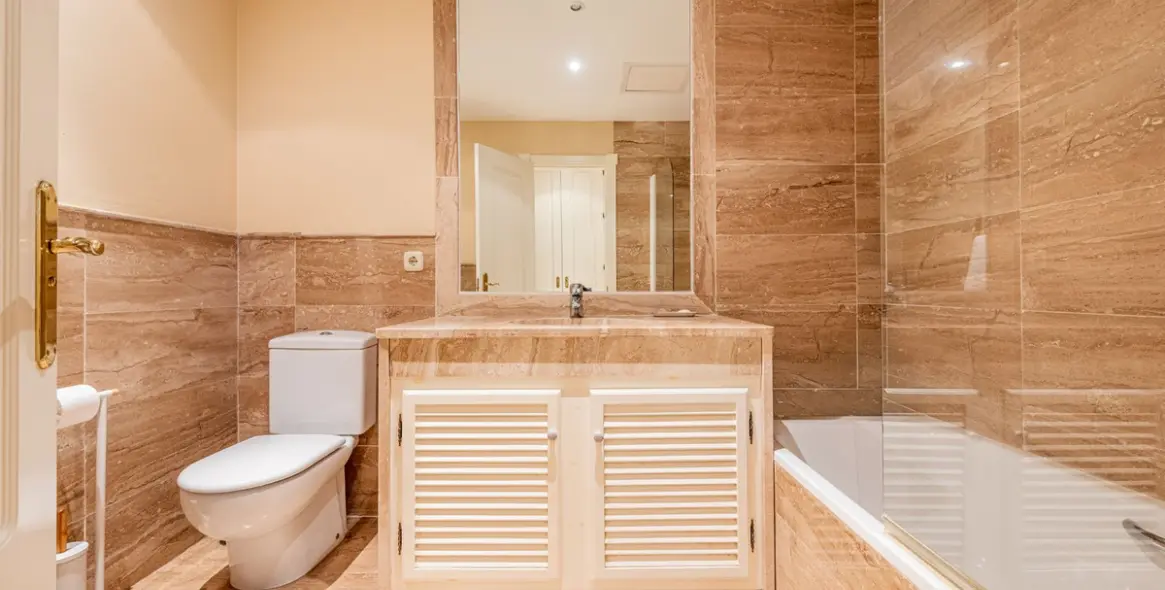 Sale of ground floor apartment in Guadalmina Baja 14