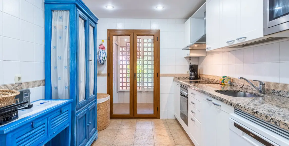 Sale of ground floor apartment in Guadalmina Baja 19