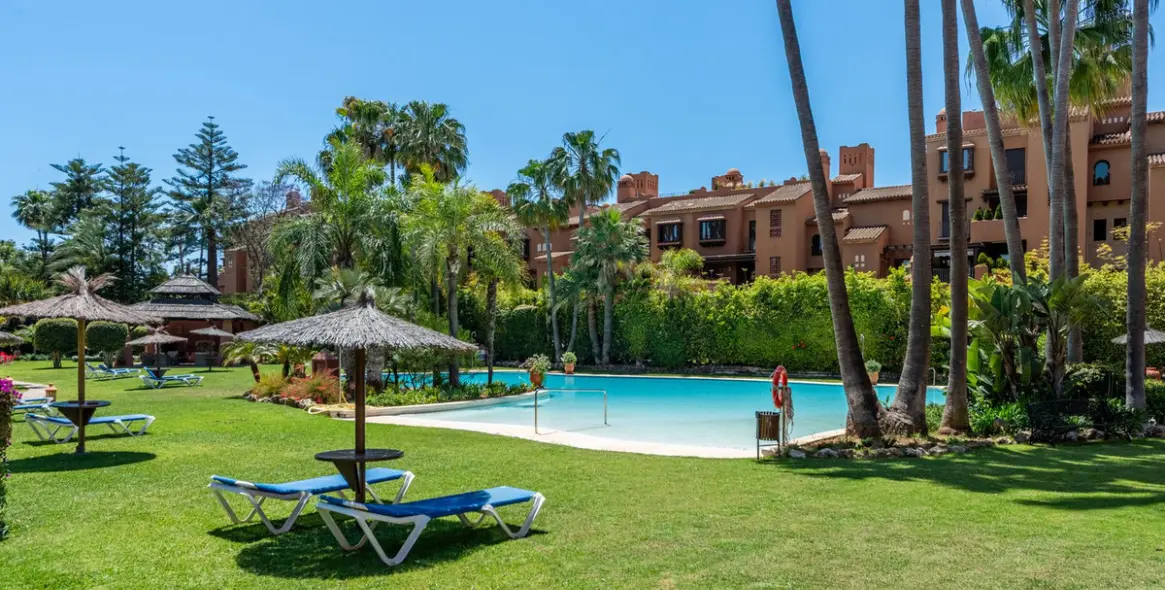 Sale of ground floor apartment in Guadalmina Baja 22