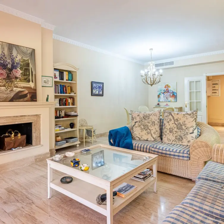 Sale of ground floor apartment in Guadalmina Baja