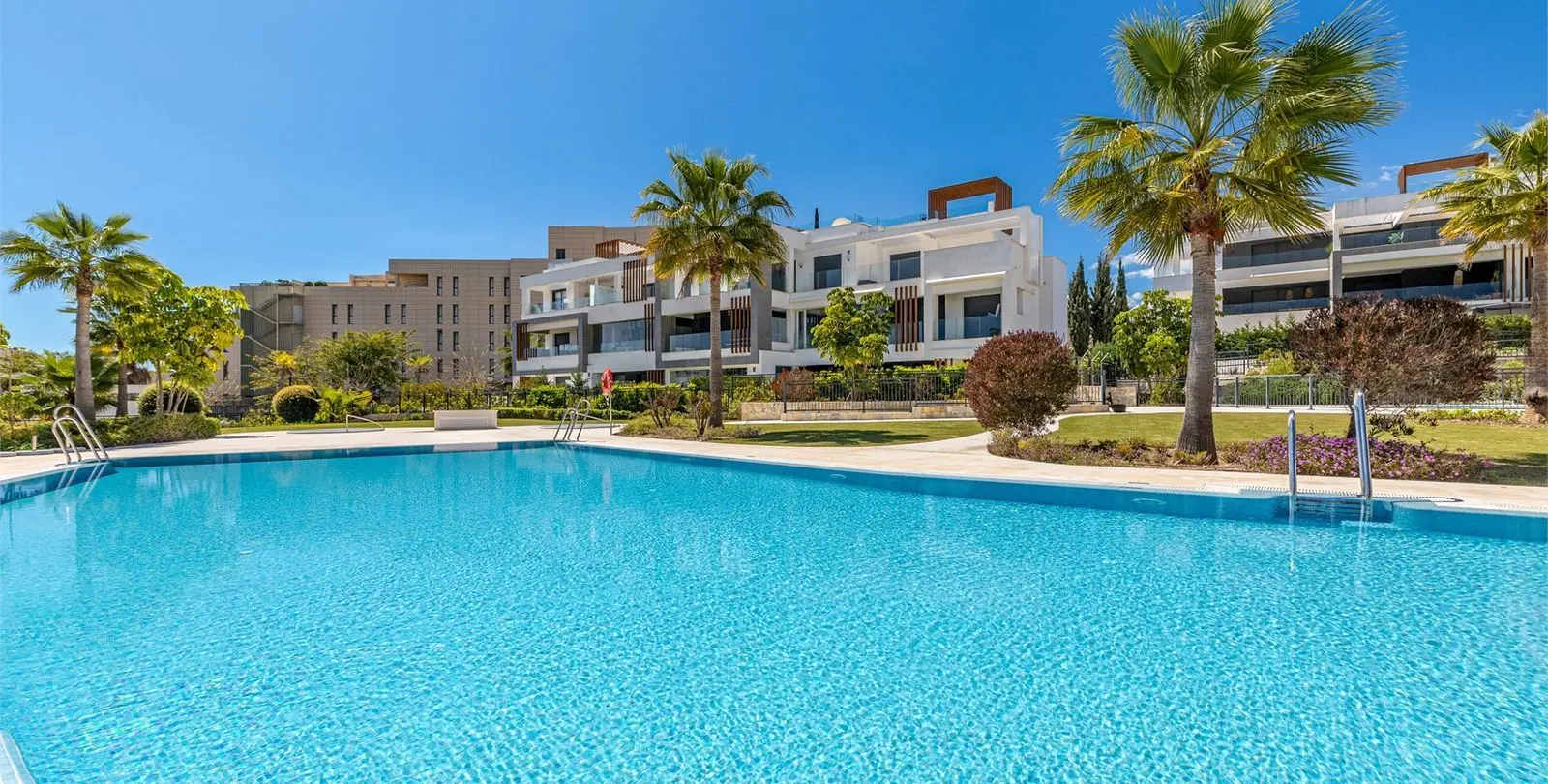 Venta de ático dúplex en Bel Air 19