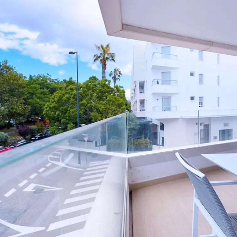 Продажа апартаментов на среднем этаже в Marbella