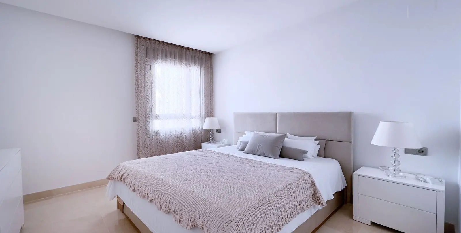 Продажа апартаментов на среднем этаже в Marbella 24