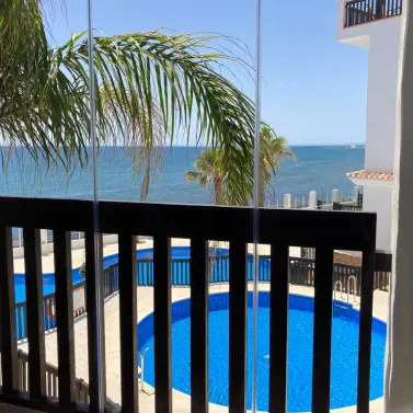 Sale of middle floor apartment in Calahonda
