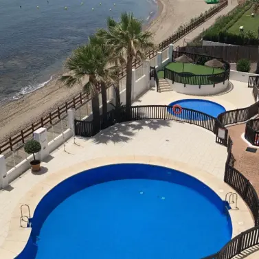 Sale of middle floor apartment in Calahonda