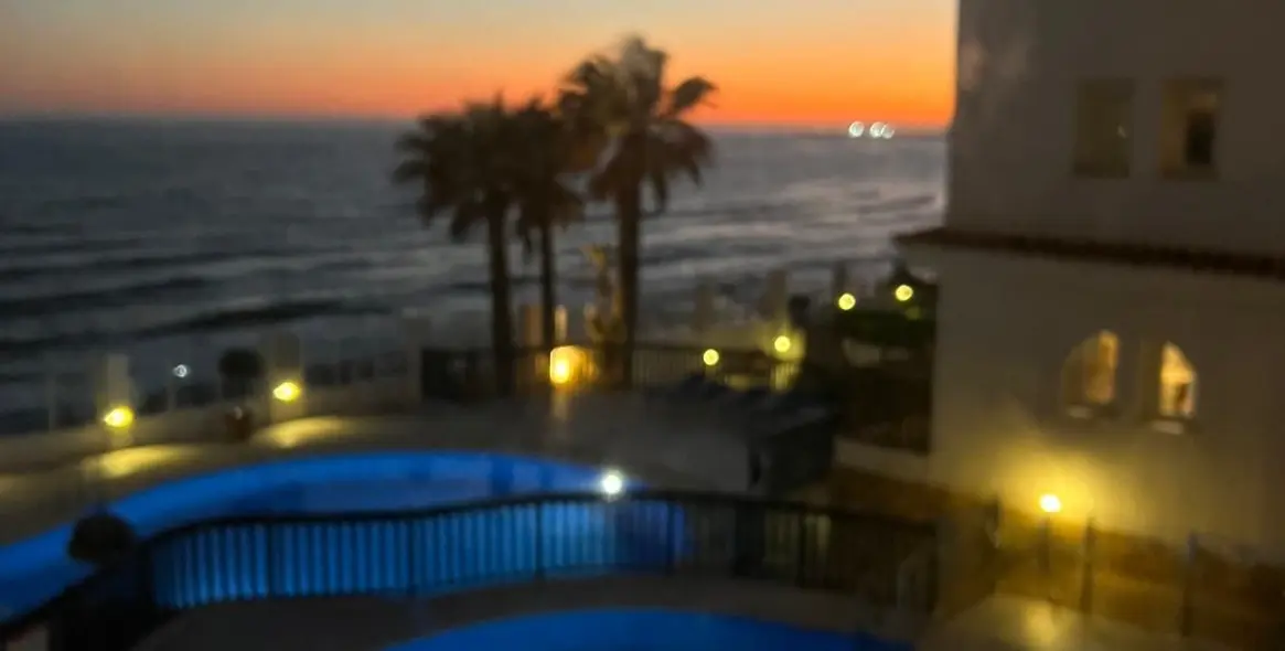 Sale of middle floor apartment in Calahonda 5