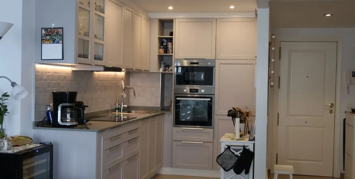Sale of middle floor apartment in Calahonda 22