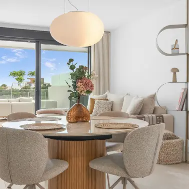 Продажа апартаментов на первом этаже в Altos de los Monteros
