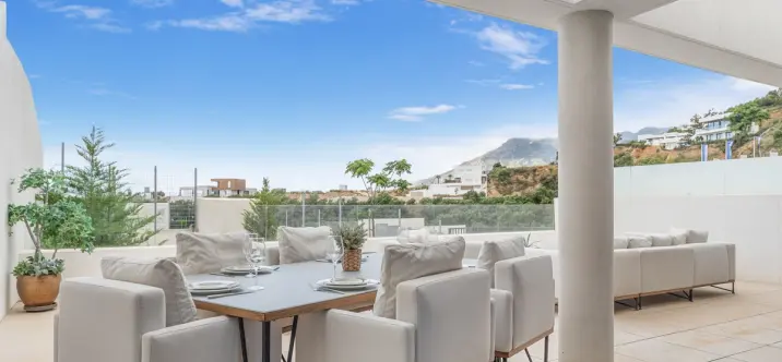 Продажа апартаментов на первом этаже в Altos de los Monteros 3