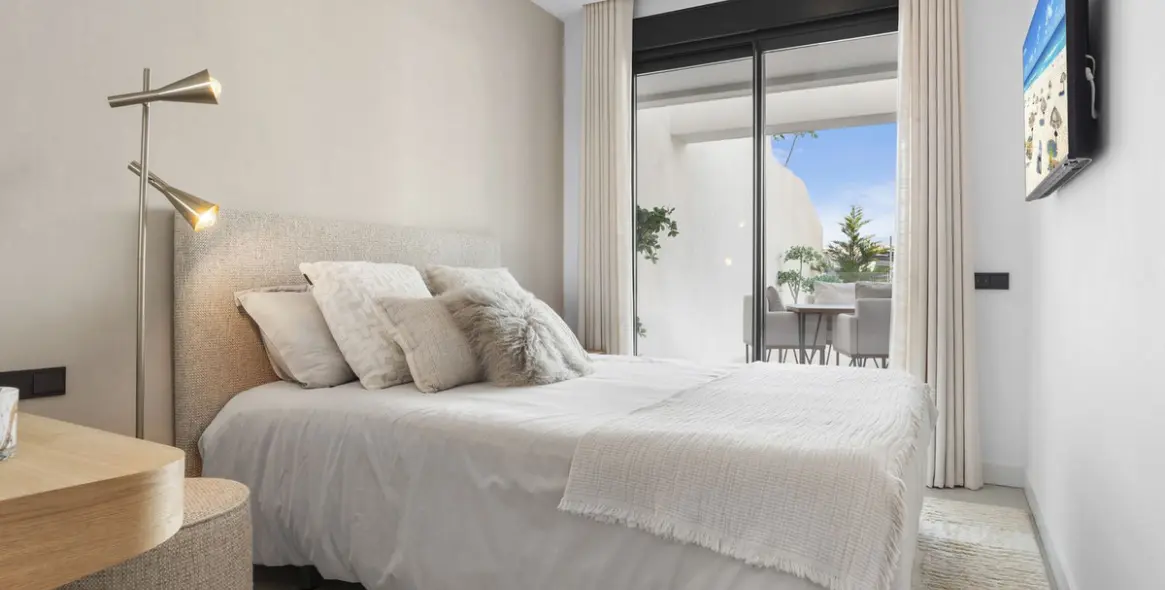 Продажа апартаментов на первом этаже в Altos de los Monteros 5