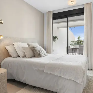 Продажа апартаментов на первом этаже в Altos de los Monteros