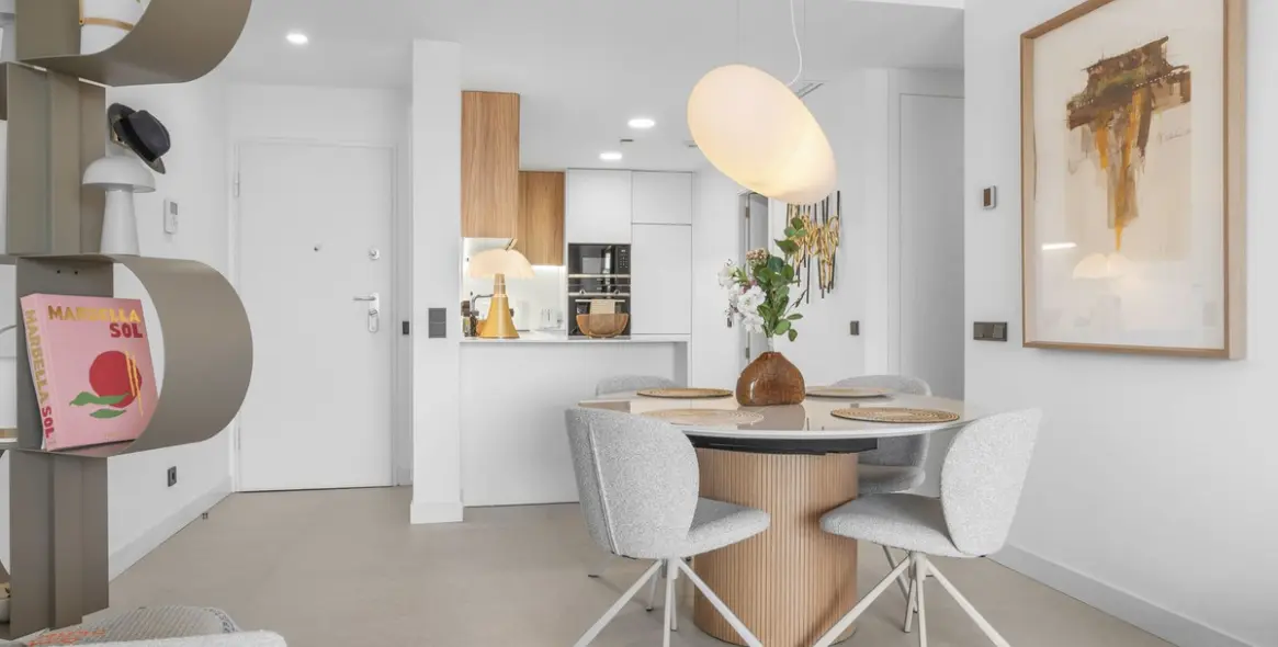 Продажа апартаментов на первом этаже в Altos de los Monteros 16