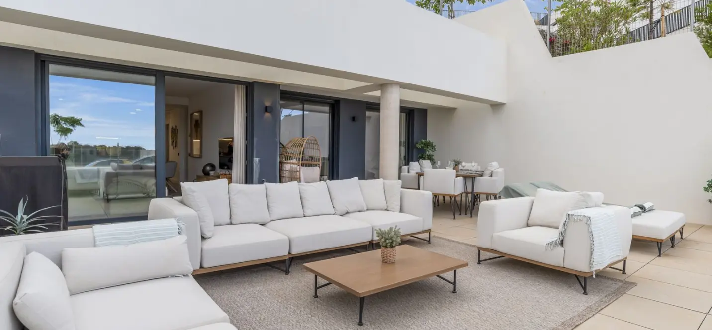 Продажа апартаментов на первом этаже в Altos de los Monteros 1
