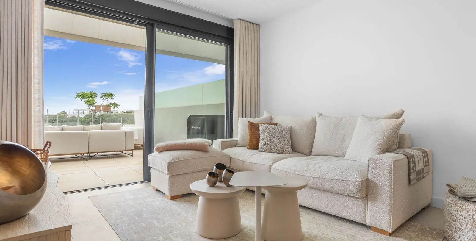 Продажа апартаментов на первом этаже в Altos de los Monteros 3