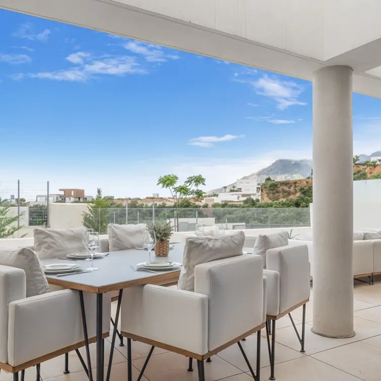 Продажа апартаментов на первом этаже в Altos de los Monteros