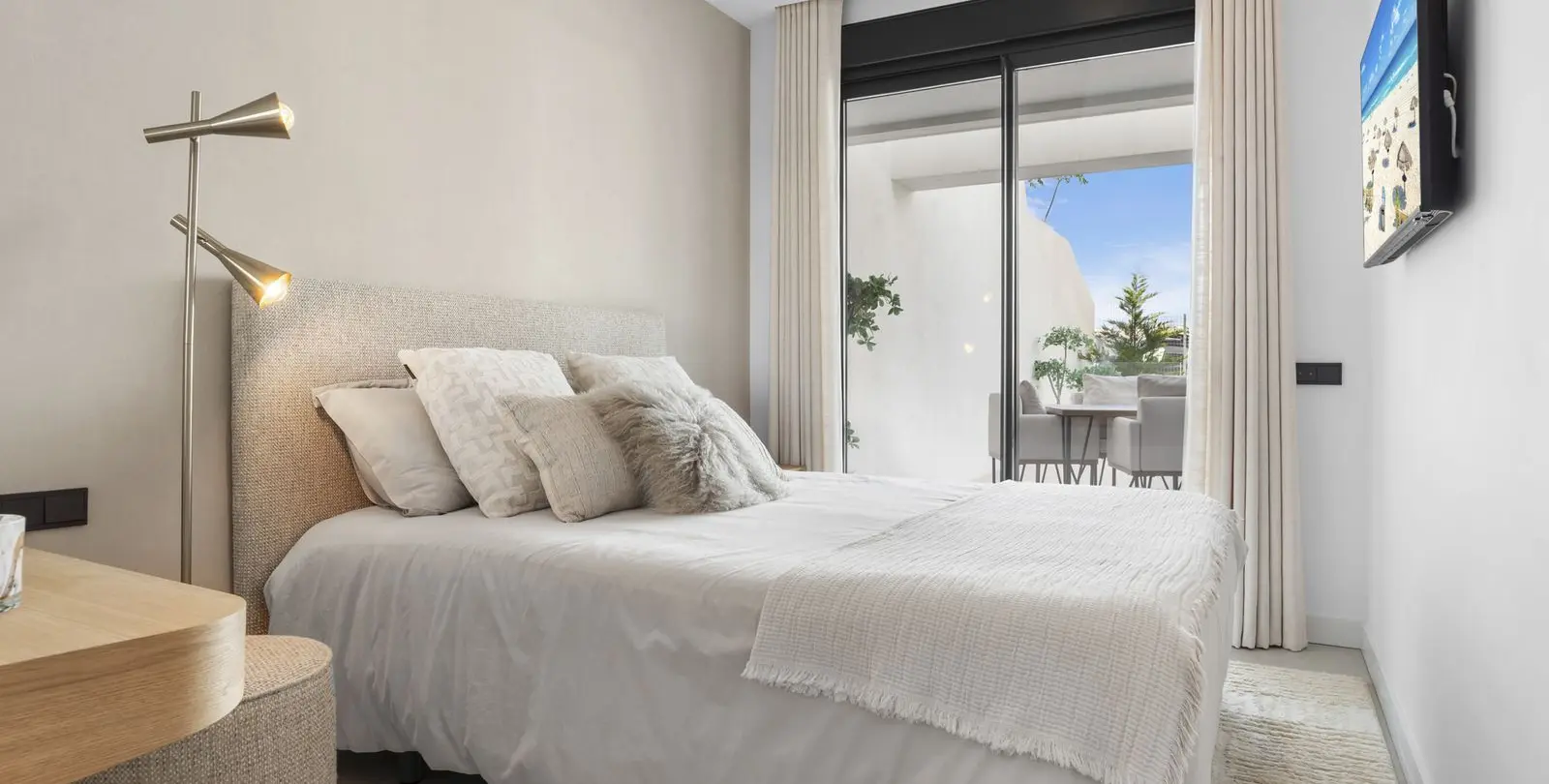 Продажа апартаментов на первом этаже в Altos de los Monteros 5