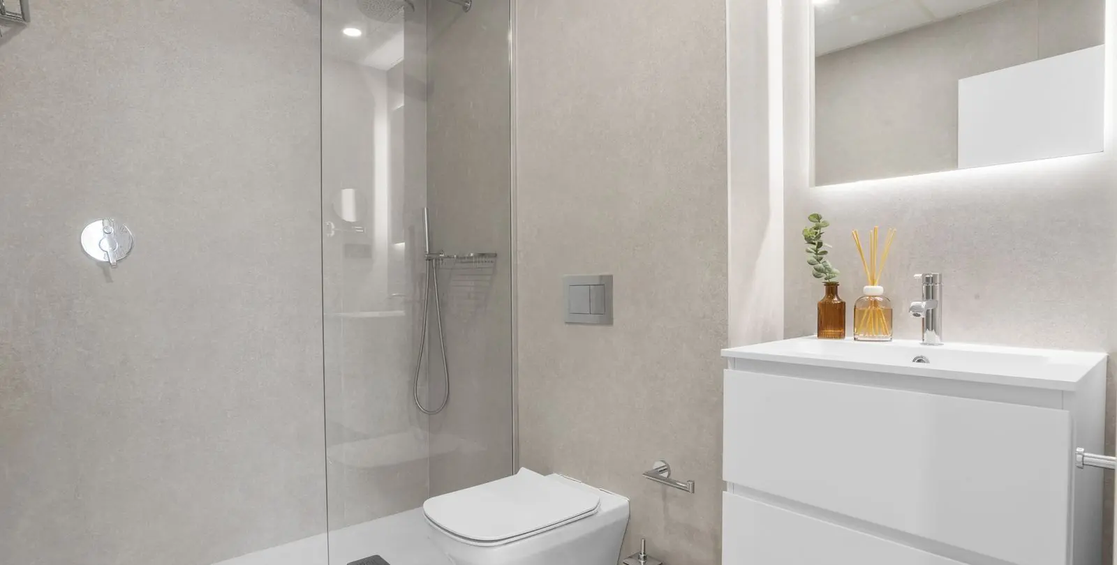 Продажа апартаментов на первом этаже в Altos de los Monteros 13