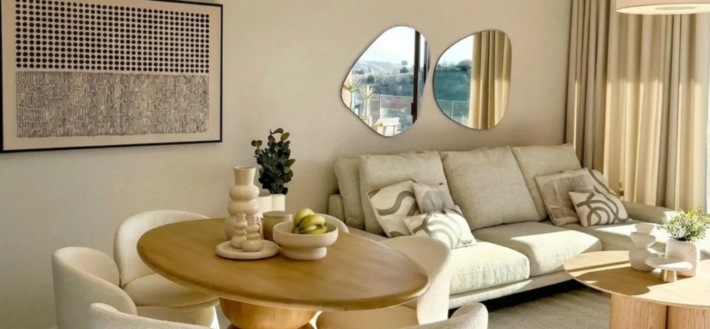 Sale of middle floor apartment in Higueron 2