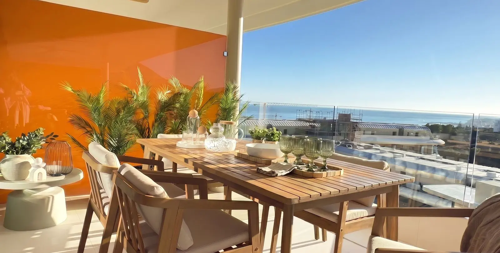 Sale of middle floor apartment in Higueron 10