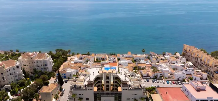 Продажа апартаментов на среднем этаже в Estepona 1