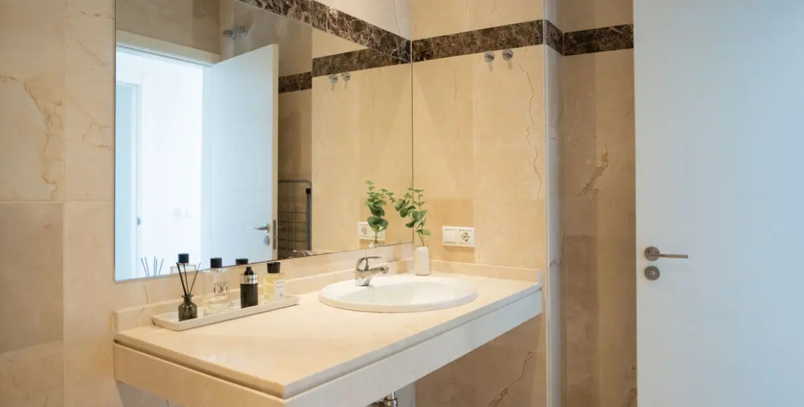 Продажа апартаментов на среднем этаже в Estepona 42