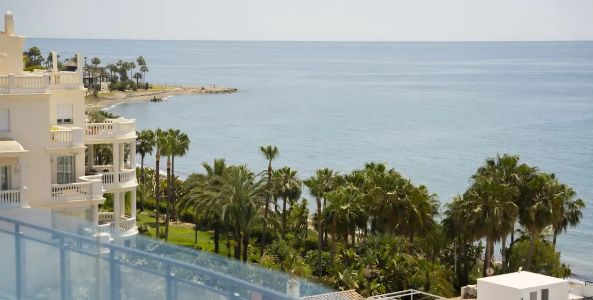 Продажа апартаментов на среднем этаже в Estepona 67