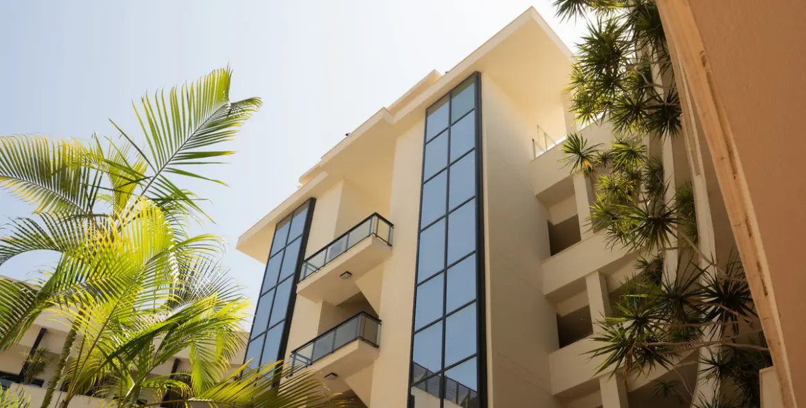 Продажа апартаментов на среднем этаже в Estepona 78